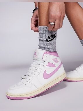 Nike Air Jordan 1 Mid sneakers in white and pink women’s size 8